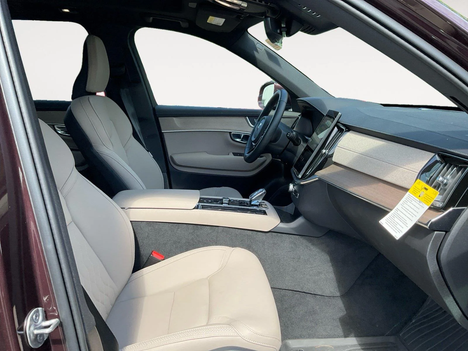 2026 Volvo XC90 Plus - Photo 15