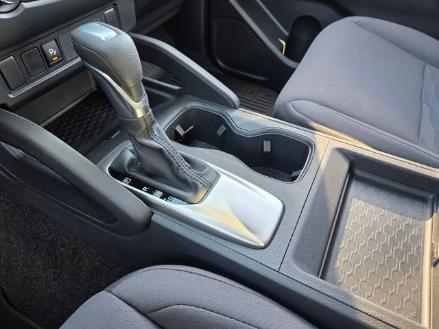 New 2027 Glacier White Nissan Crew Cab S image 19