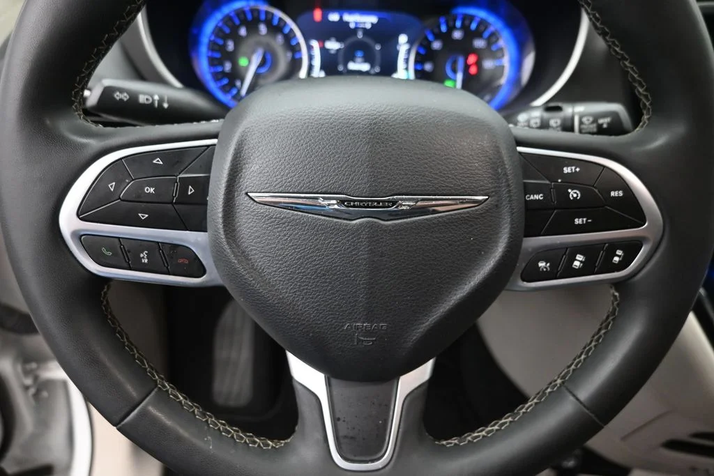 Used 2023 White Chrysler Touring L image 21