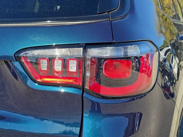 Used 2026 Blue Jeep Latitude image 8