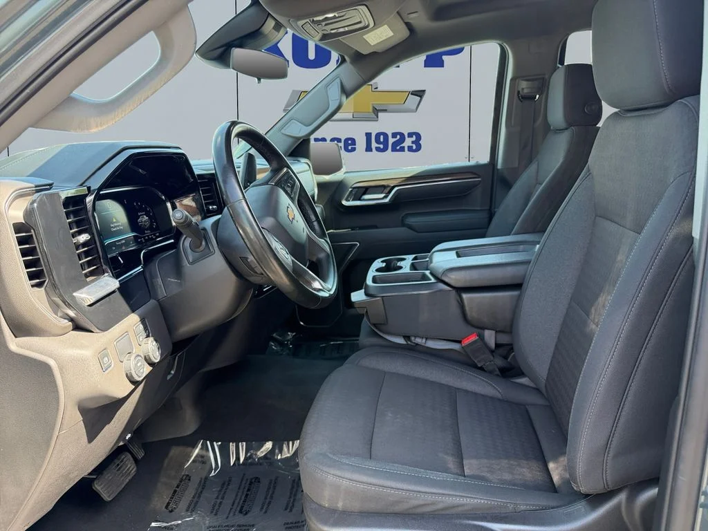 Used 2025 Cypress Gray Chevrolet LT image 10