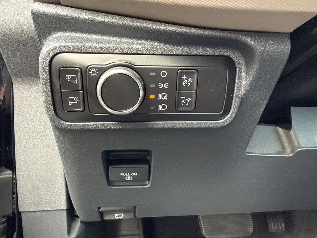 Used 2023 Shadow Black Ford Wildtrak image 18