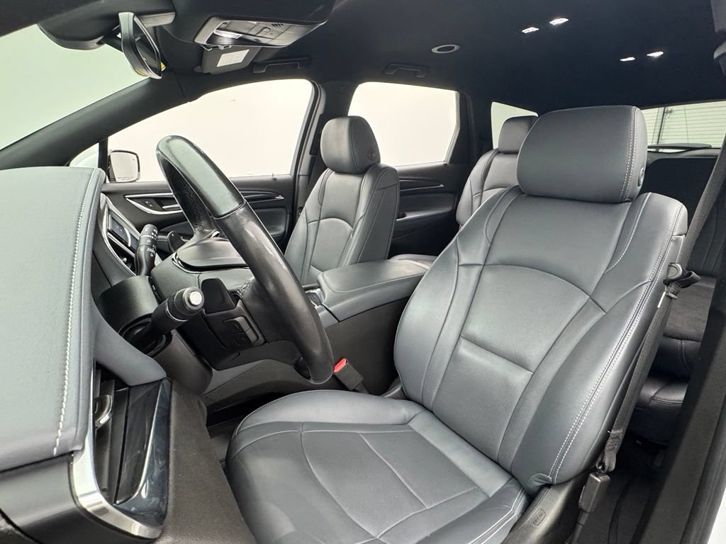 Used 2023 Summit White Buick Essence image 17