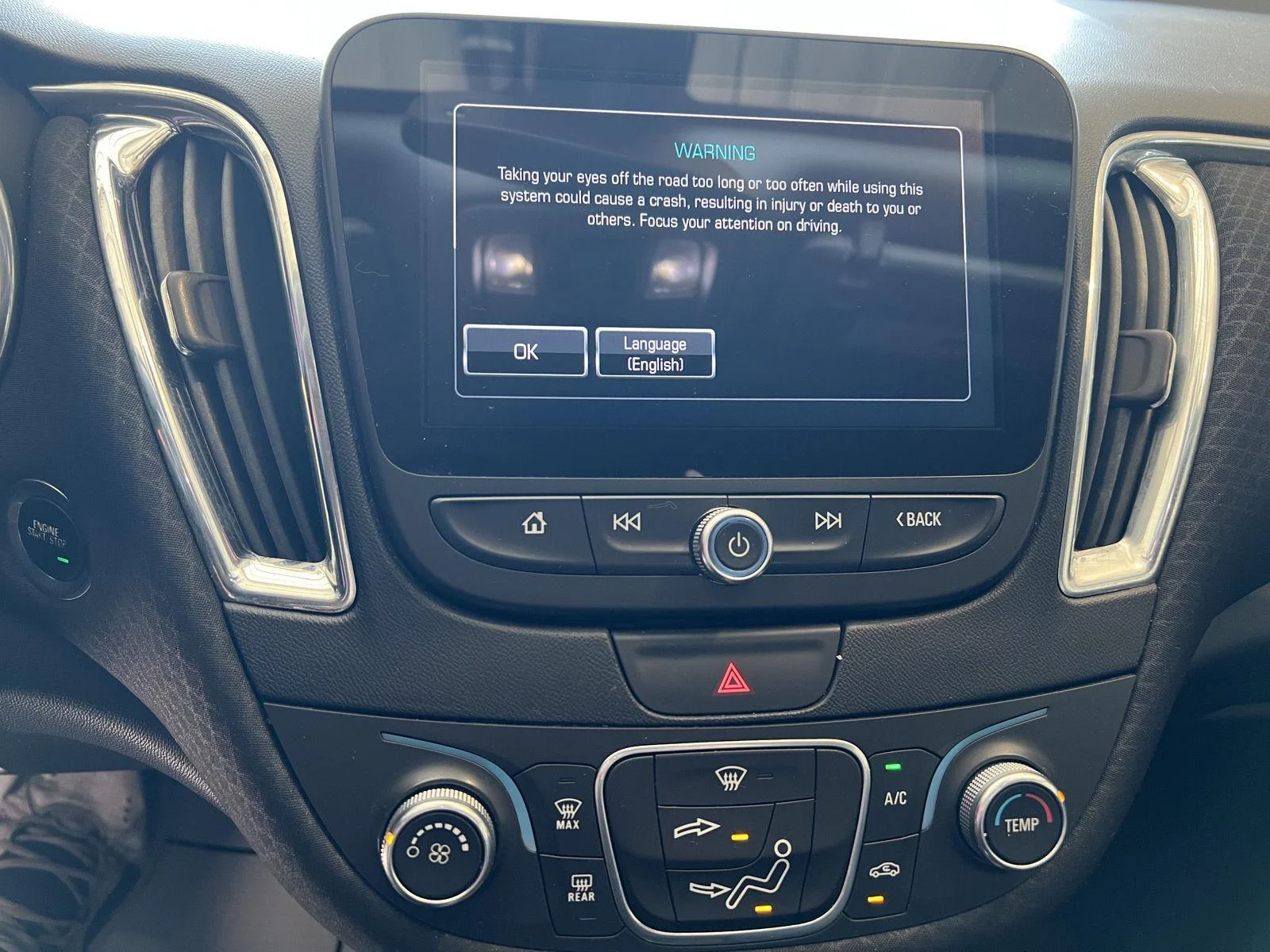 Used 2018 Summit White Chevrolet LT image 18