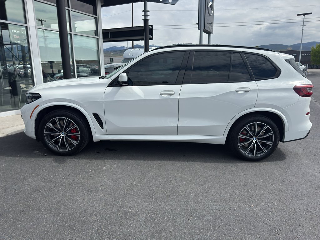 2022 BMW X5 M50i's photo