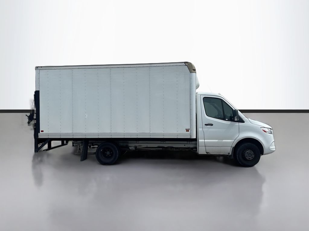 Used 2023 White Mercedes-Benz DRY BOX TRUCK image 2
