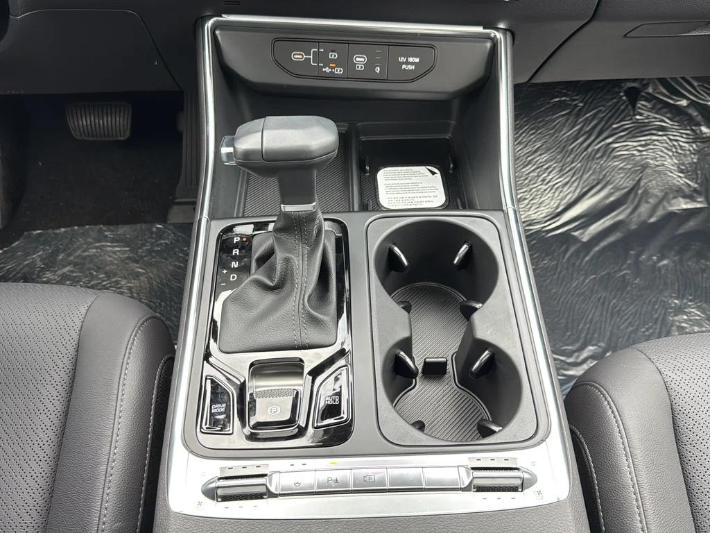 New 2026 Snow White Pearl Kia SX Prestige image 21