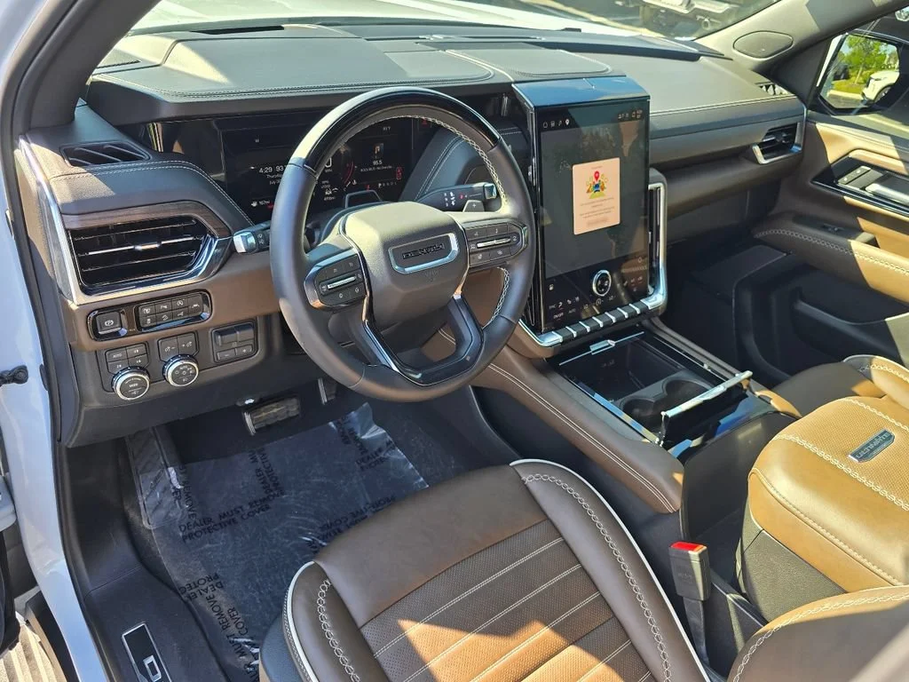 2026 GMC Yukon Denali Ultimate - Photo 12