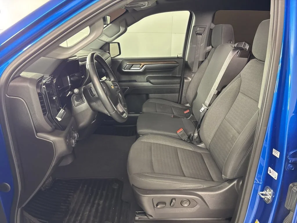 Used 2024 Glacier Blue Metallic Chevrolet LT image 27
