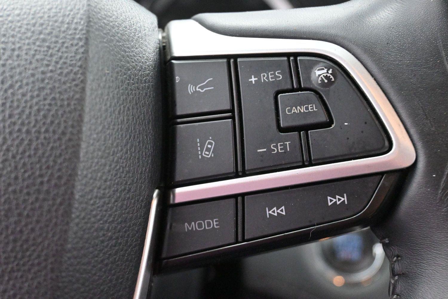 Used 2022 Wind Chill Pearl Toyota XLE image 19
