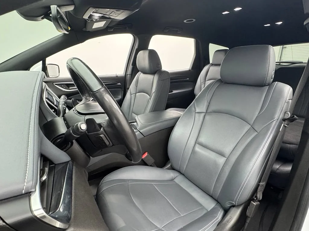 Used 2023 Summit White Buick Essence image 17