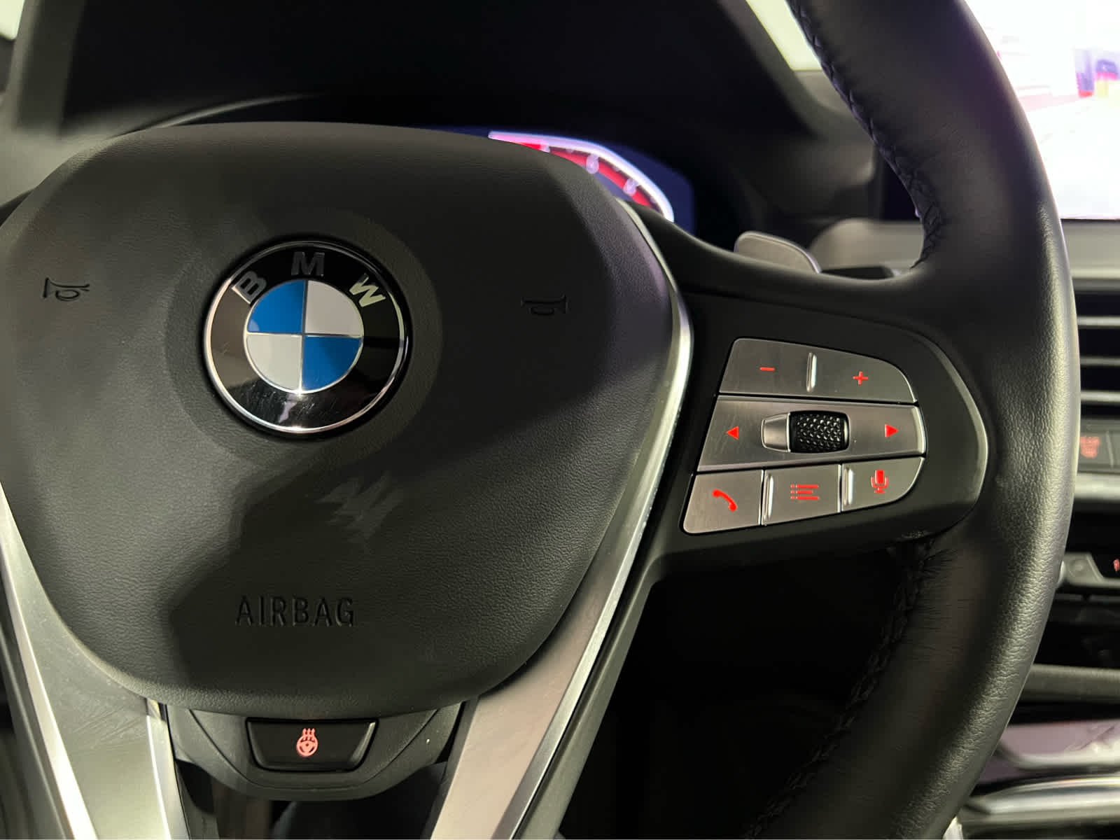 Used 2025 Black Sapphire Metallic BMW xDrive30i image 20