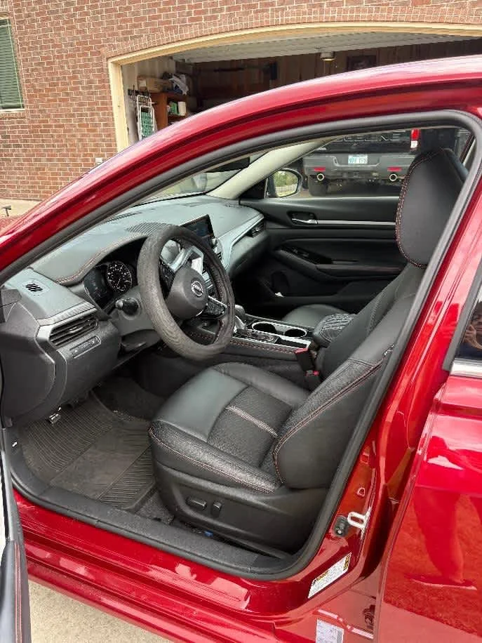 Certified Used 2025 Scarlet Ember Nissan SR image 12