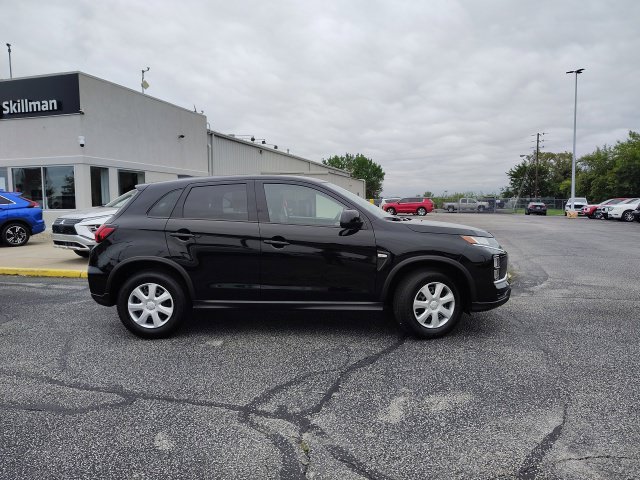 New 2027 Black Mitsubishi 2.0 S image 8