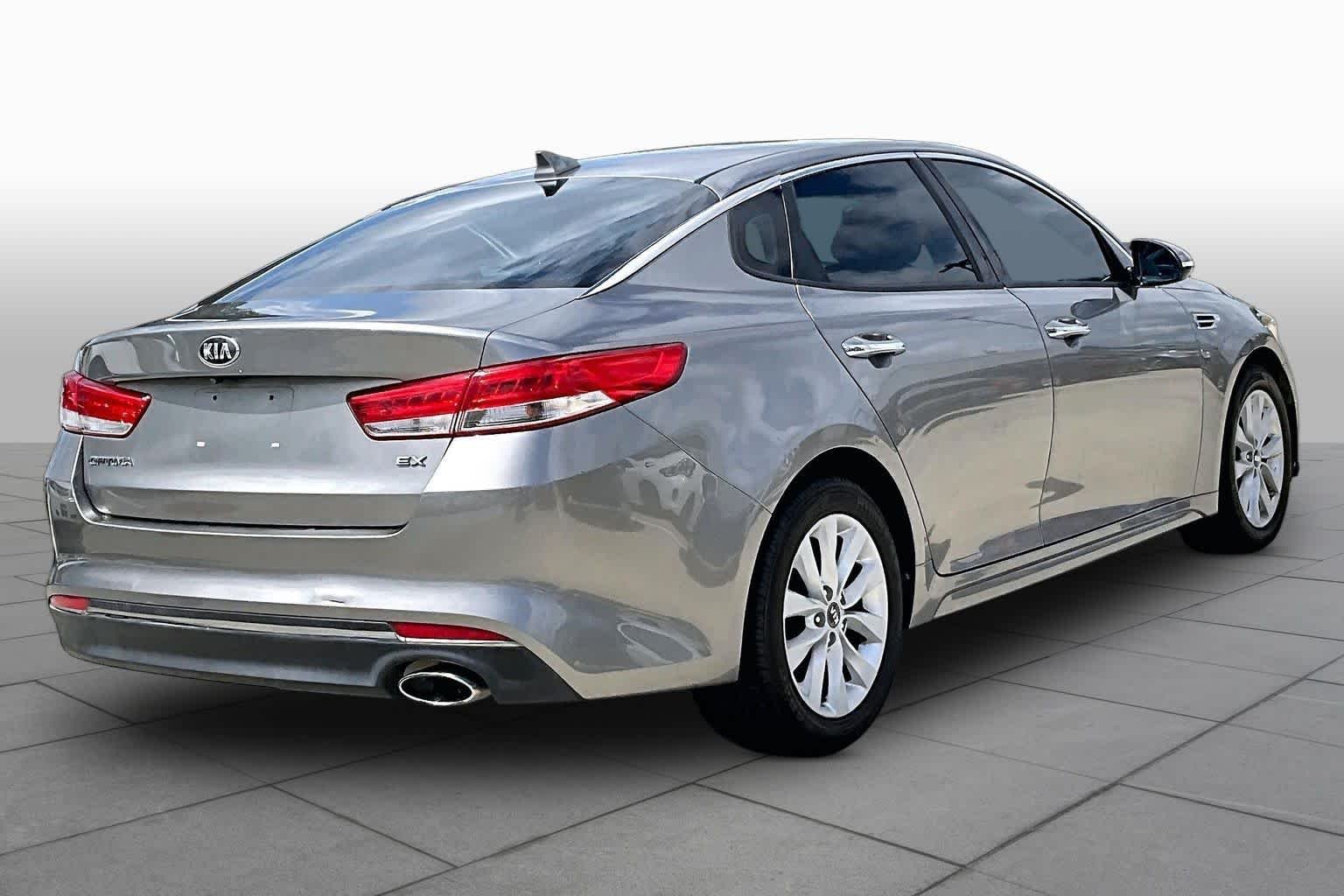 Used 2016 Titanium Gray Kia EX image 11