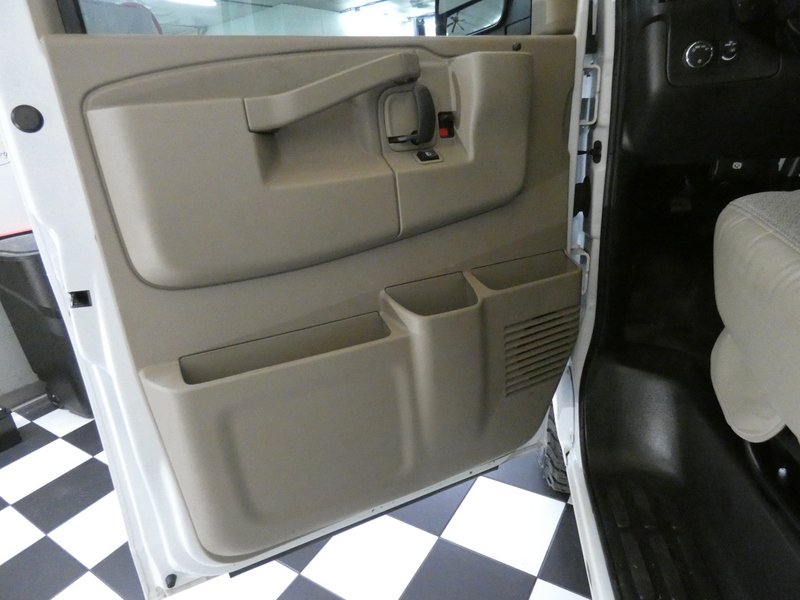 Used 2023 SUMMIT WHITE Chevrolet RWD 2500 135" image 19