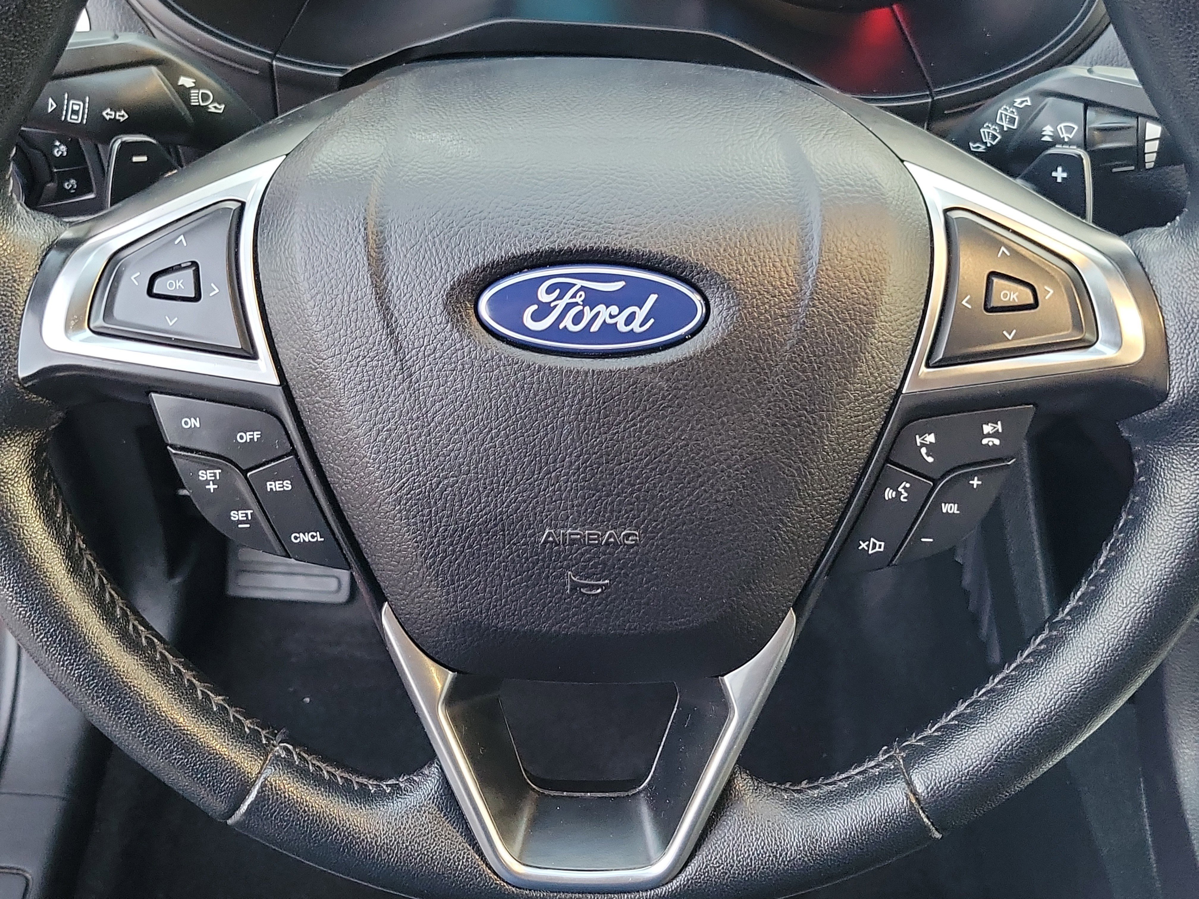 Used 2023 Red Ford  image 24