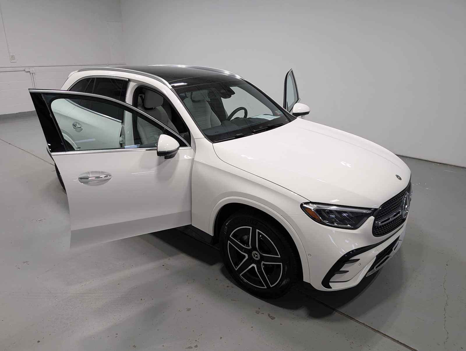 Used 2026 Polar White Mercedes-Benz GLC 300 image 15