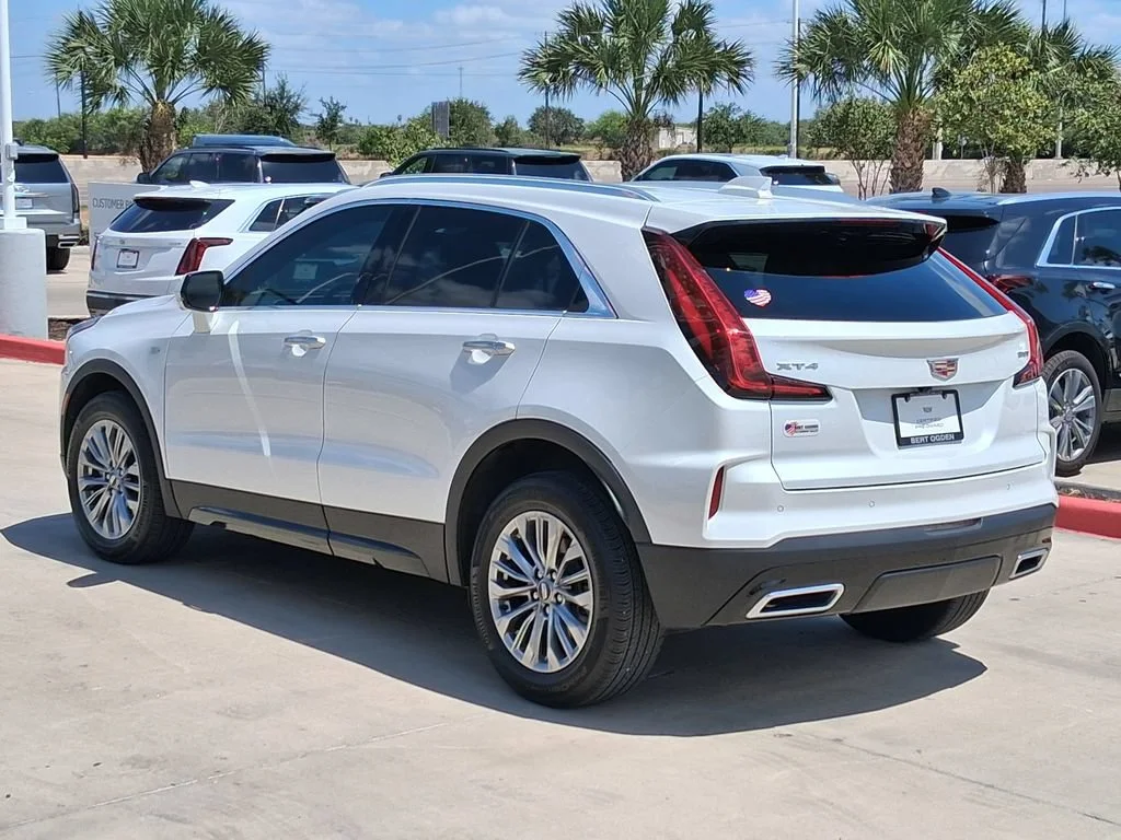 Used 2025 Crystal White Tricoat Cadillac Premium Luxury image 4