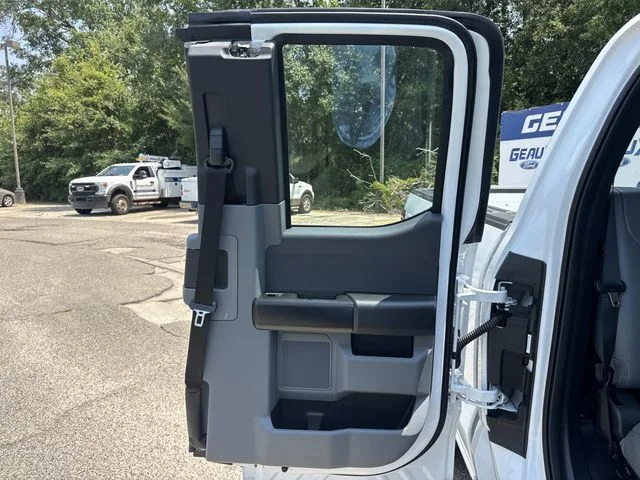 New 2026 Oxford White Ford XL image 20