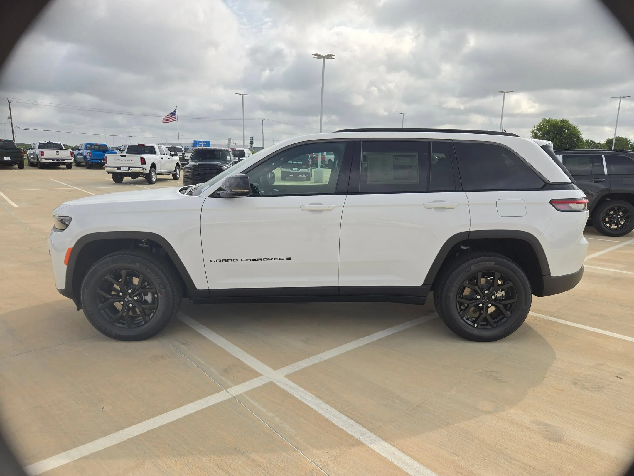 New 2026 Bright White Clearcoat Jeep Altitude image 6