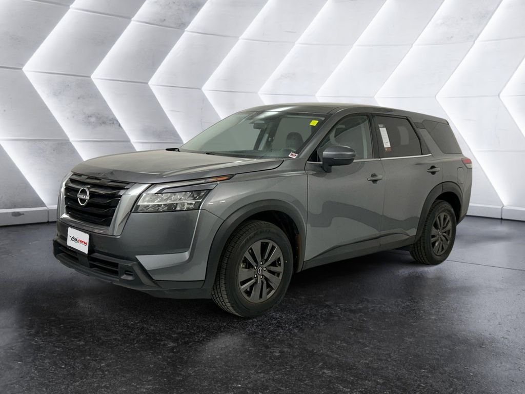 Used 2022 Gray Nissan S image 3