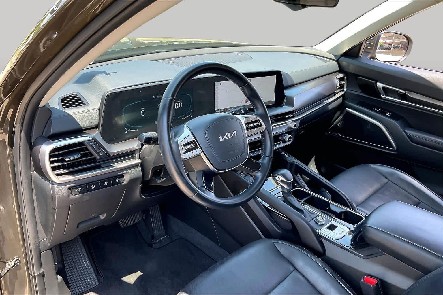 Used 2025 Dark Moss Kia S image 16