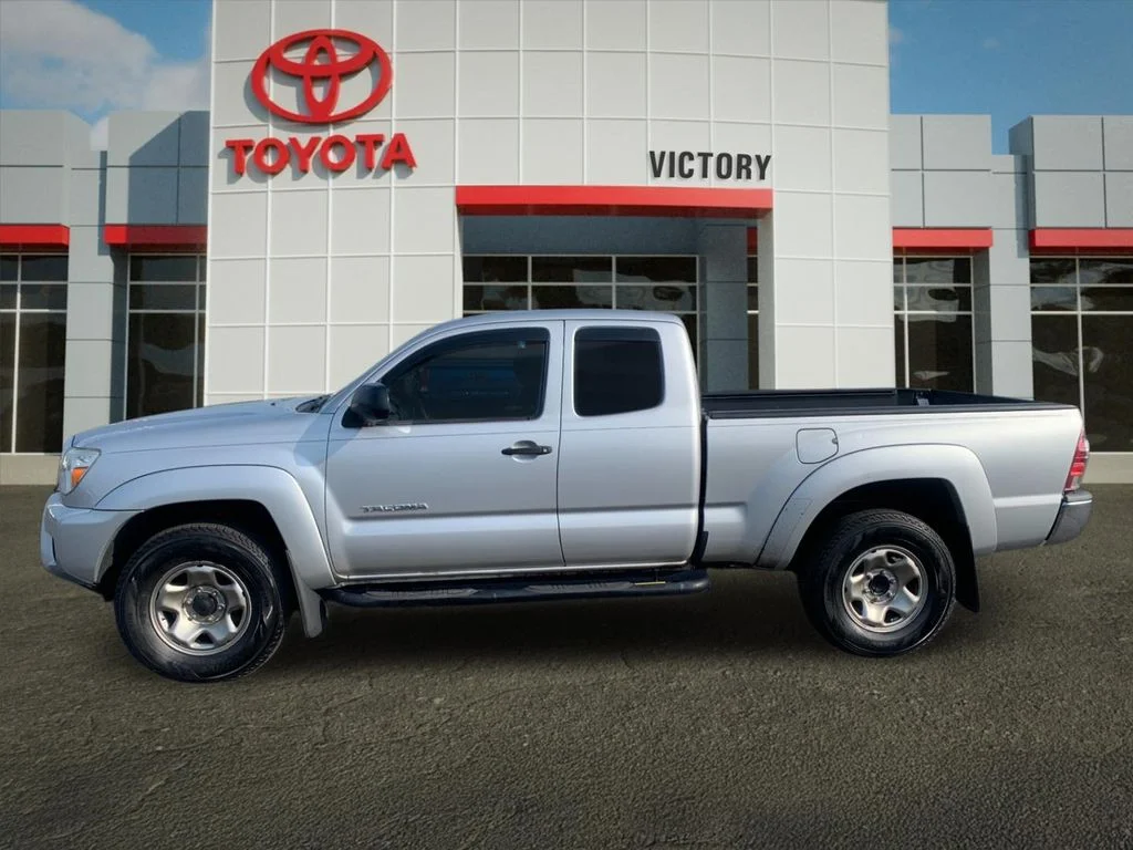 Used 2013 Silver Toyota Base image 6