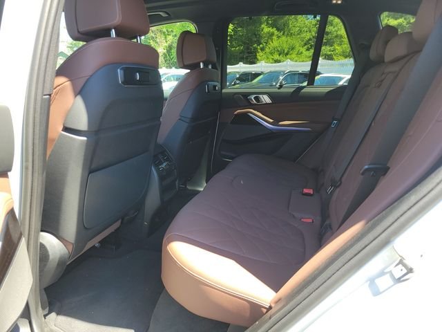 Certified Used 2024 White BMW xDrive40i image 18