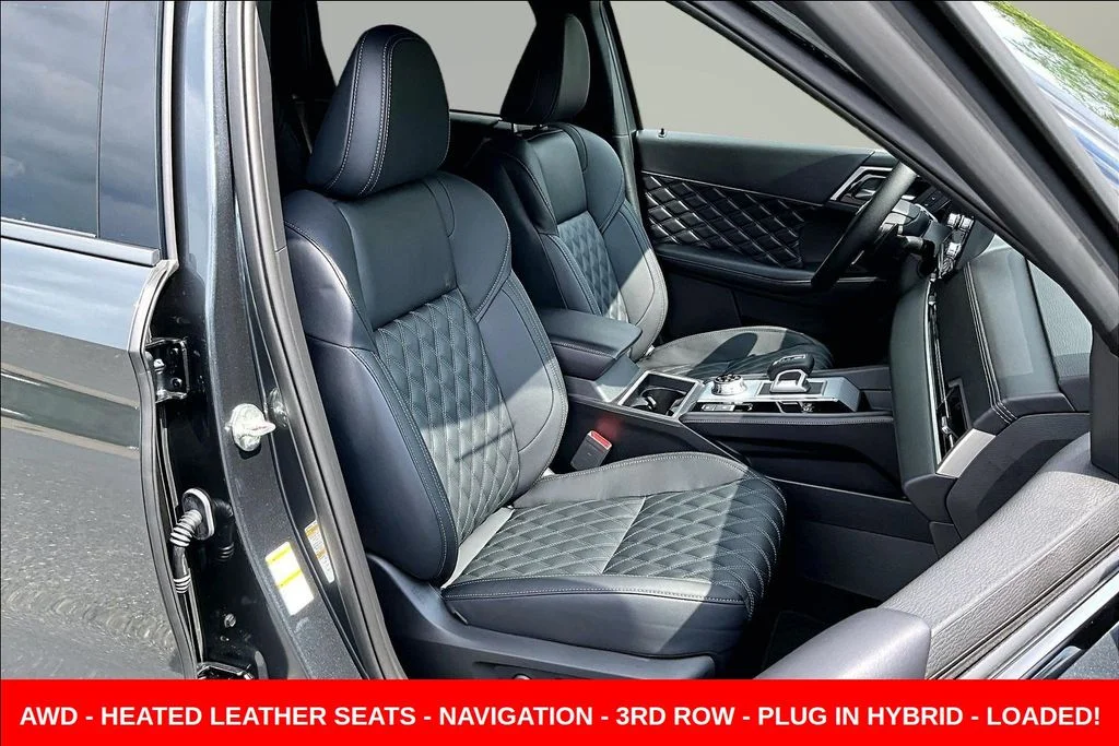 New 2026 Gray Nissan Platinum image 10