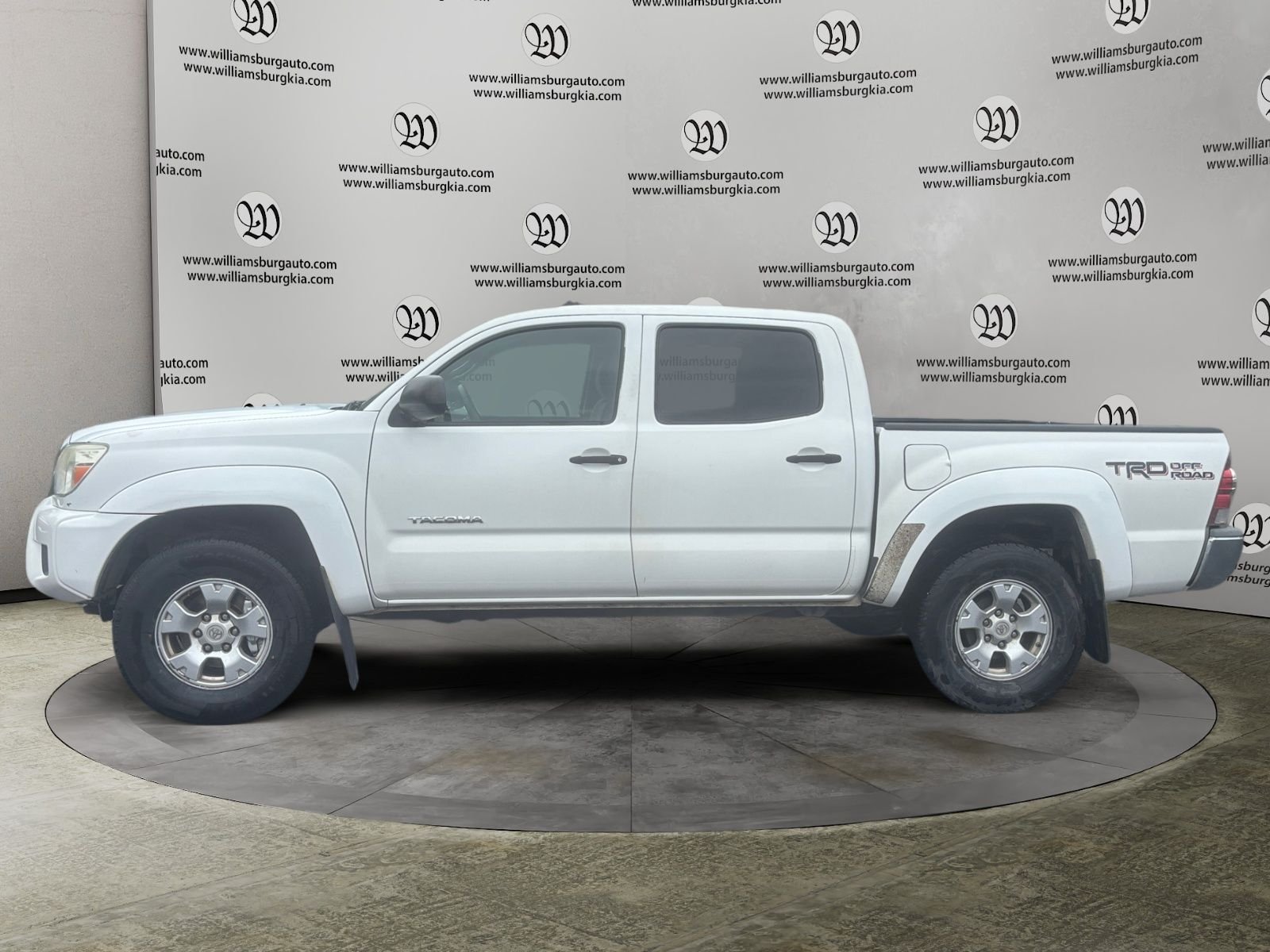 Used 2014 Toyota Tacoma PreRunner with VIN 3TMJU4GN3EM170231 for sale in Williamsburg, VA