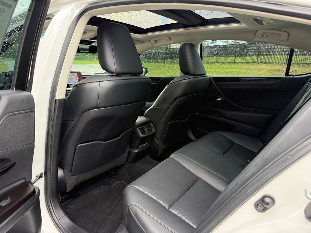 Used 2019 White Lexus 350 image 24