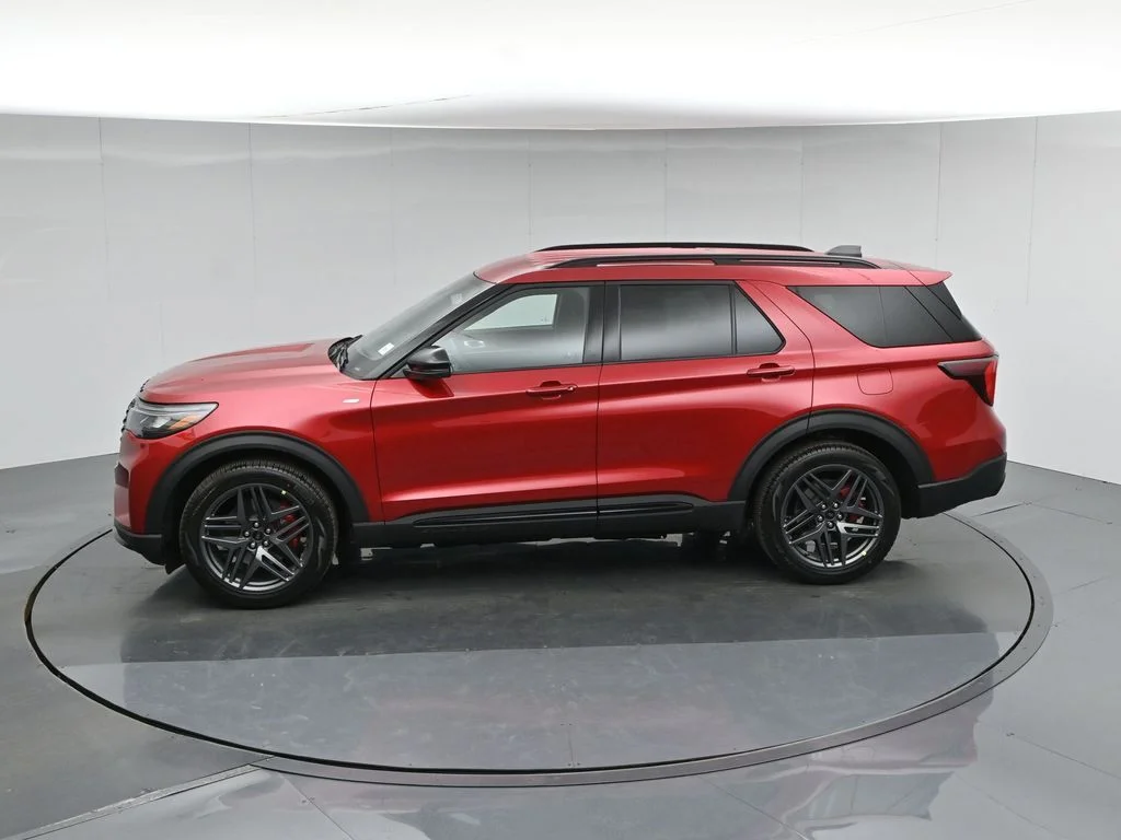 New 2026 Rapid Red Metallic Tinted Clearcoat Ford ST-Line image 43