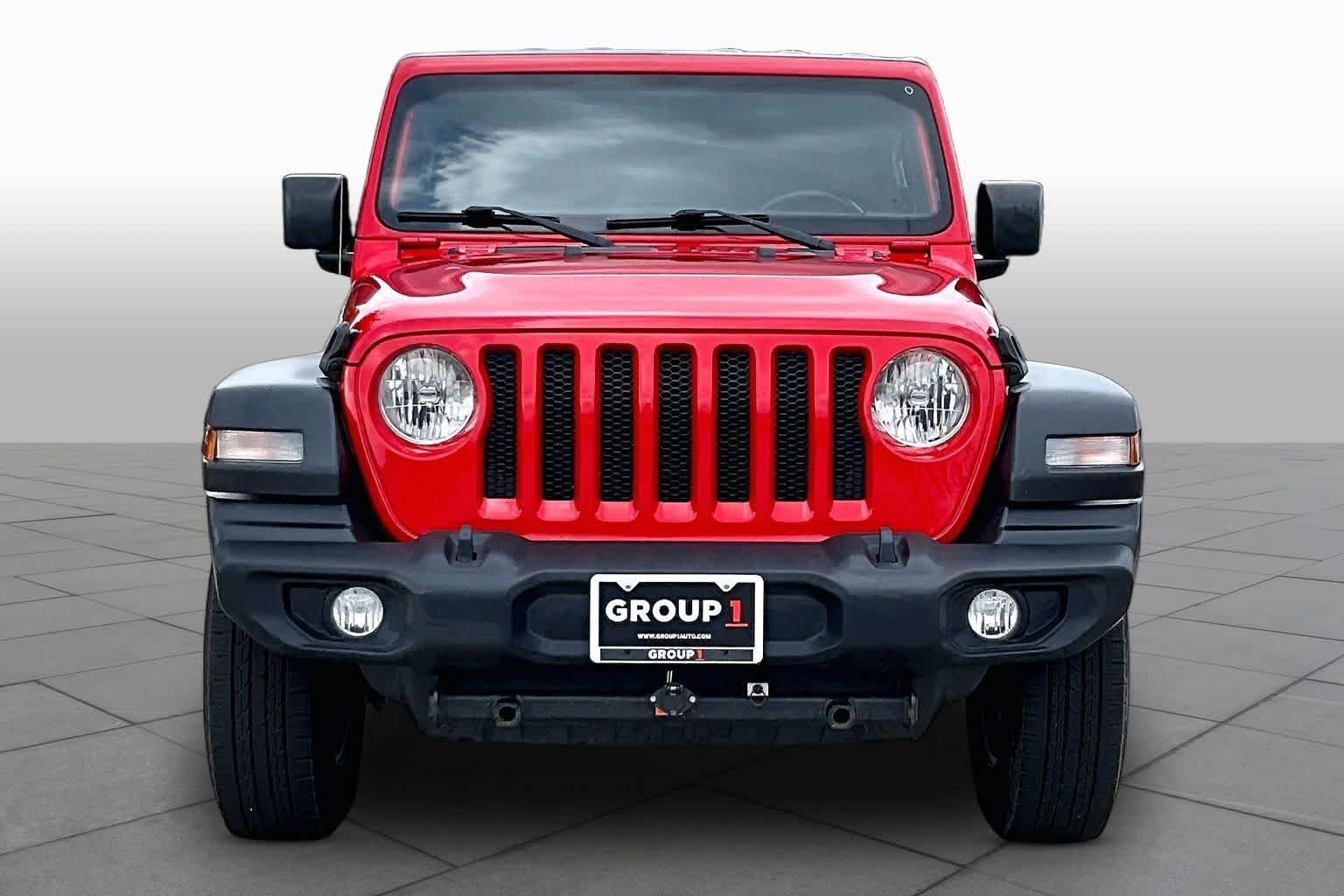 Used 2018 Firecracker Red Clearcoat Jeep Sport S image 4