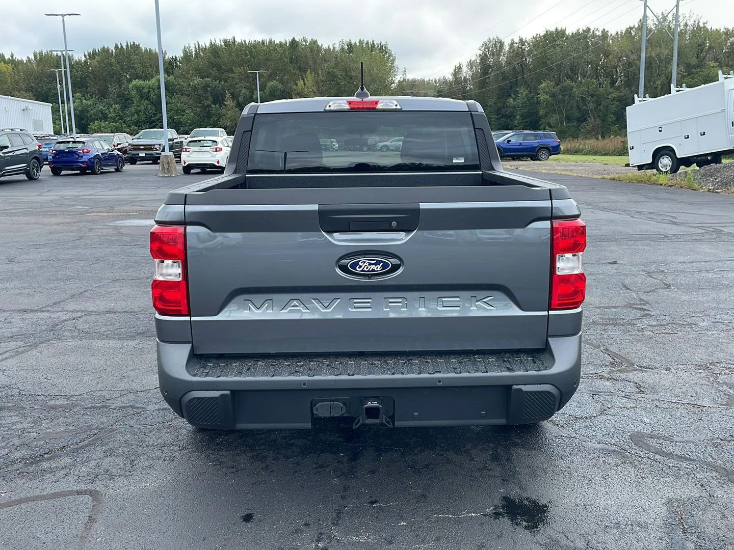 New 2026 Carbonized Gray Metallic Ford XLT image 4