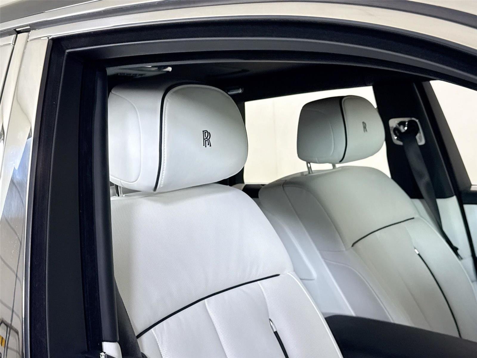 Used 2023  Rolls-Royce  image 48