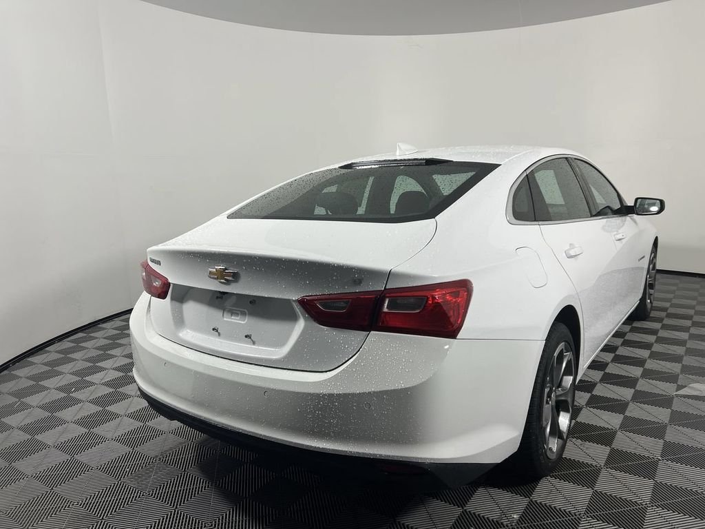 Used 2024 White Chevrolet LT image 3
