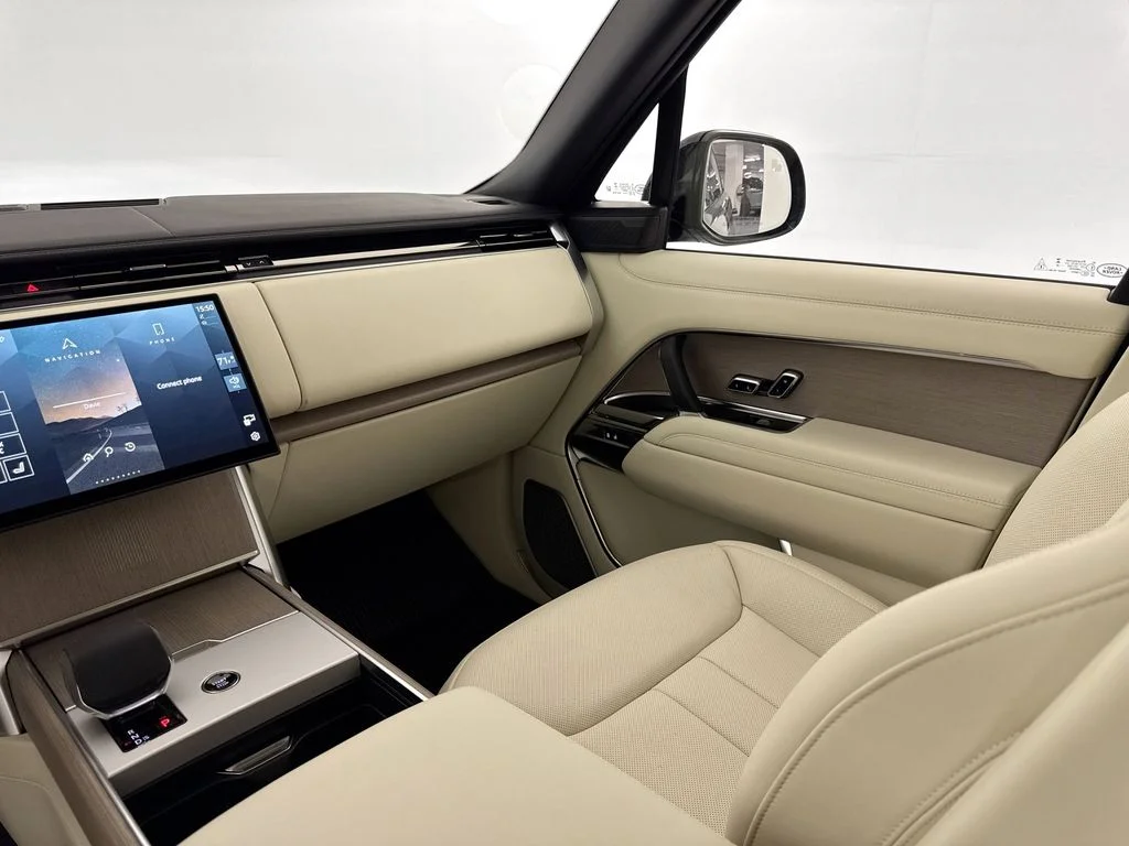 New 2026 Varesine Blue Land Rover Autobiography image 24