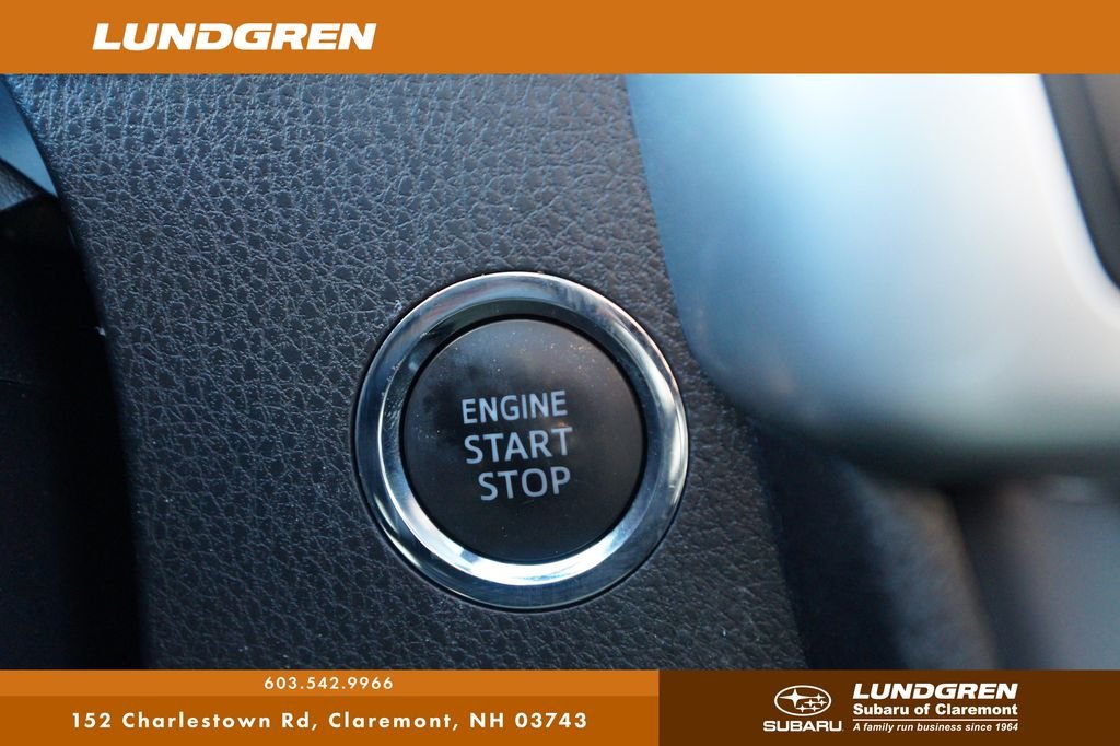 Used 2018 Silver Toyota XLE image 20