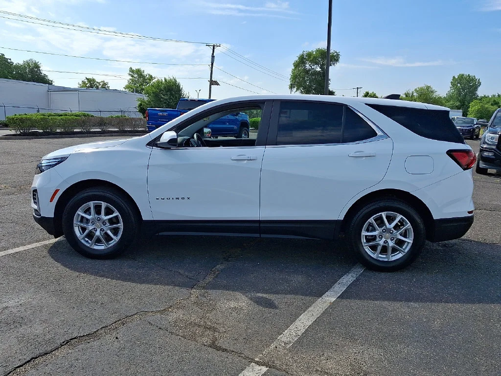 Used 2023 Summit White Chevrolet LT image 7