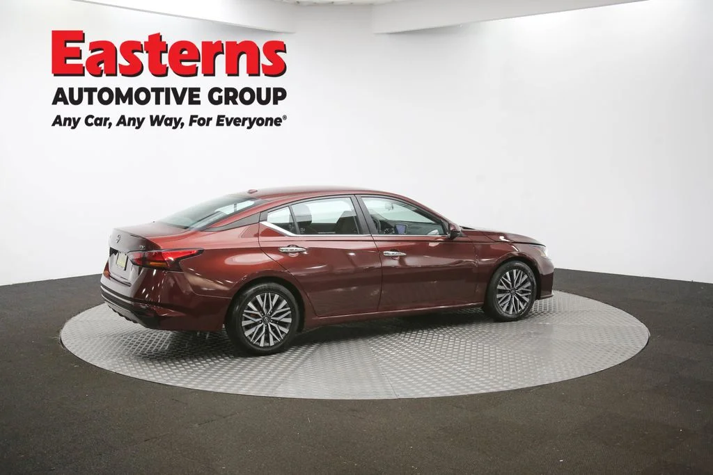 Used 2023 Red Nissan 2.5 SV image 40