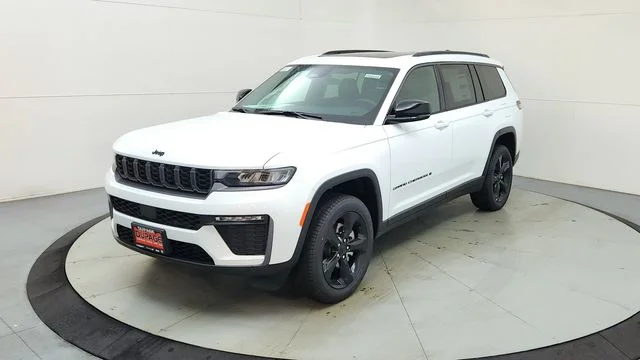 New 2026 Bright White Clear-Coat Exterior Paint Jeep Limited image 3