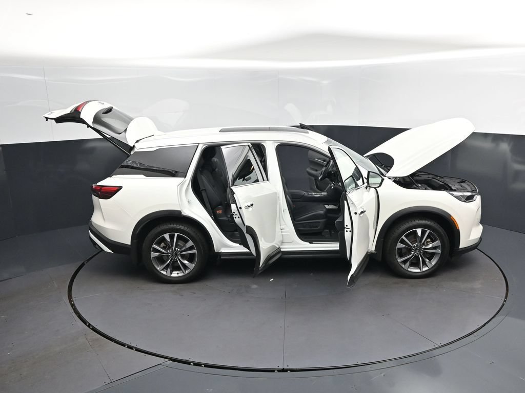 Certified Used 2023 White INFINITI LUXE image 52