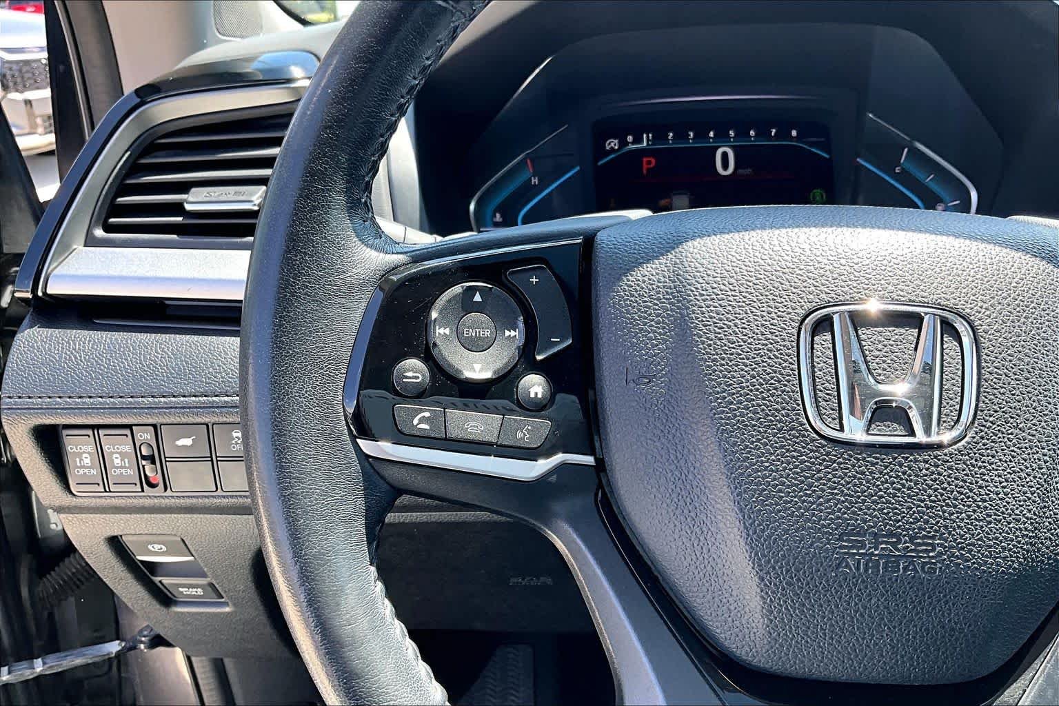 Used 2022 Modern Steel Metallic Honda Touring image 23