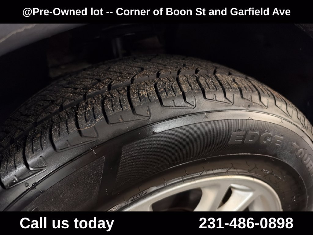 Used 2007  Volvo 2.5T image 11