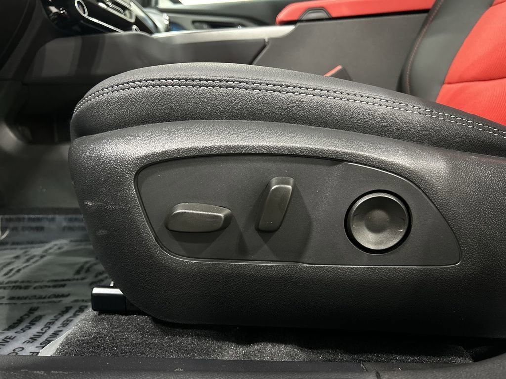 2025 Chevrolet Equinox EV RS - Photo 14