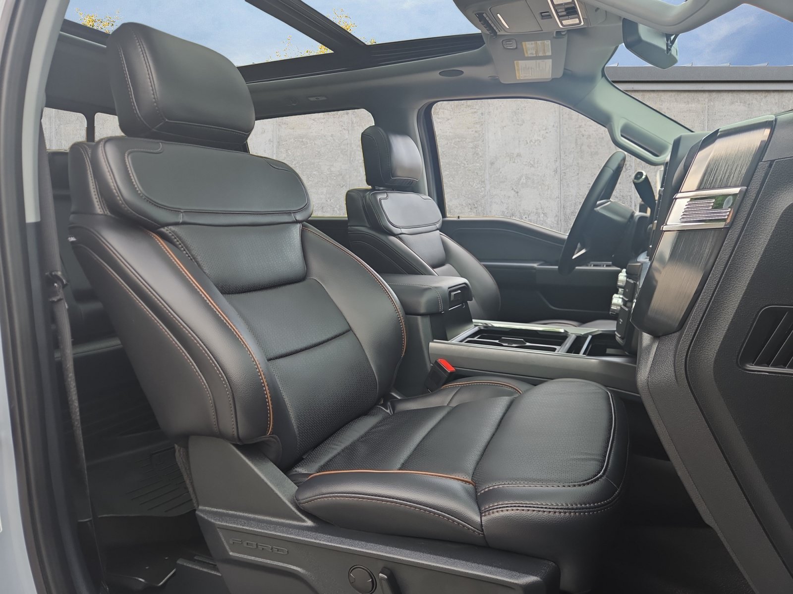 2025 Ford F-450 Super Duty Lariat - Photo 15