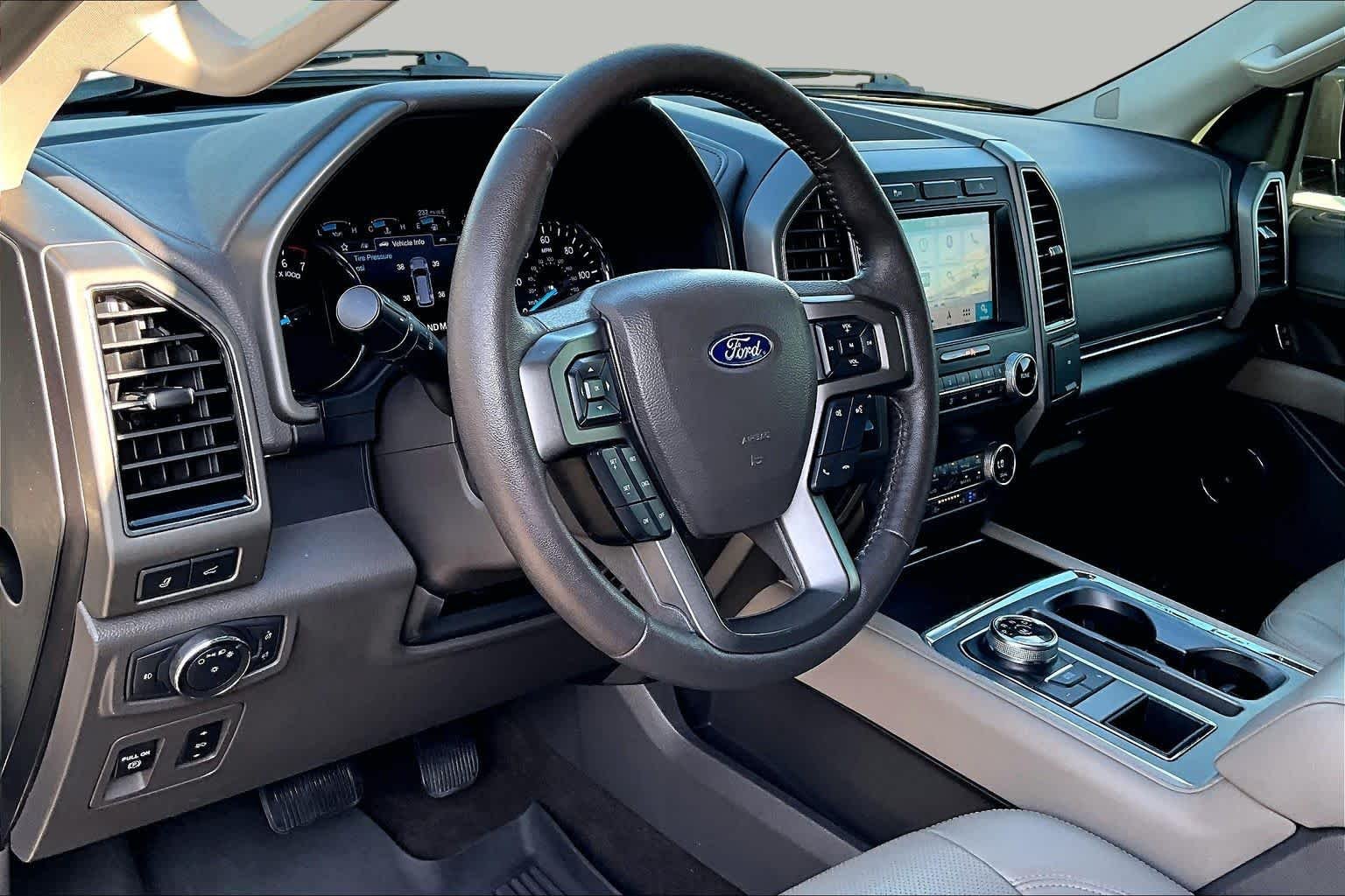 Used 2019 Stone Gray Ford XLT image 20