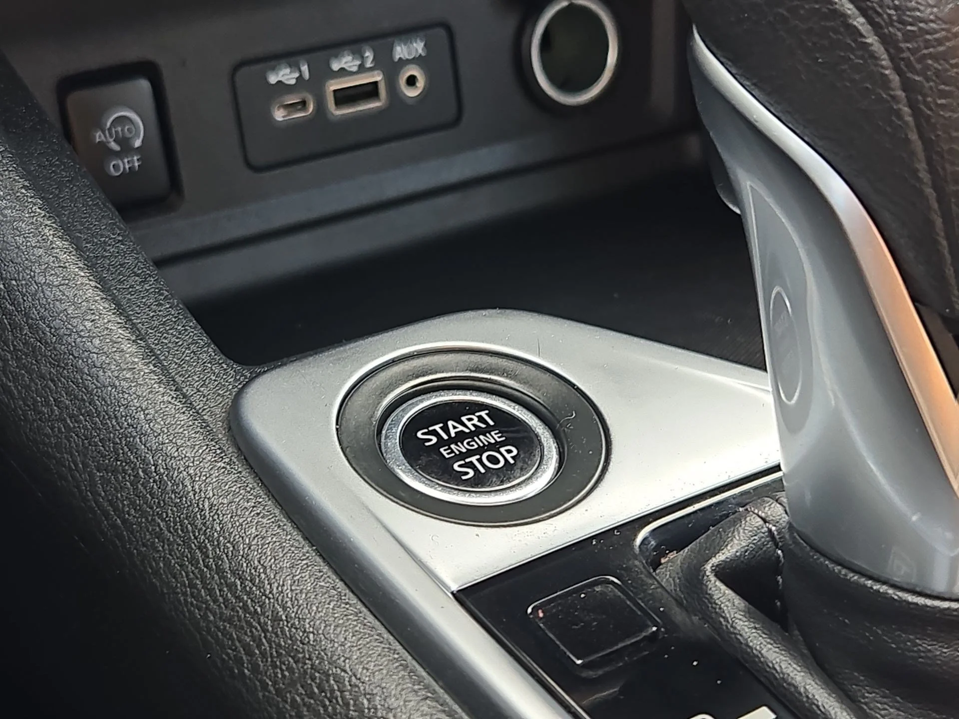 Used 2024 Super Black Nissan SV image 18
