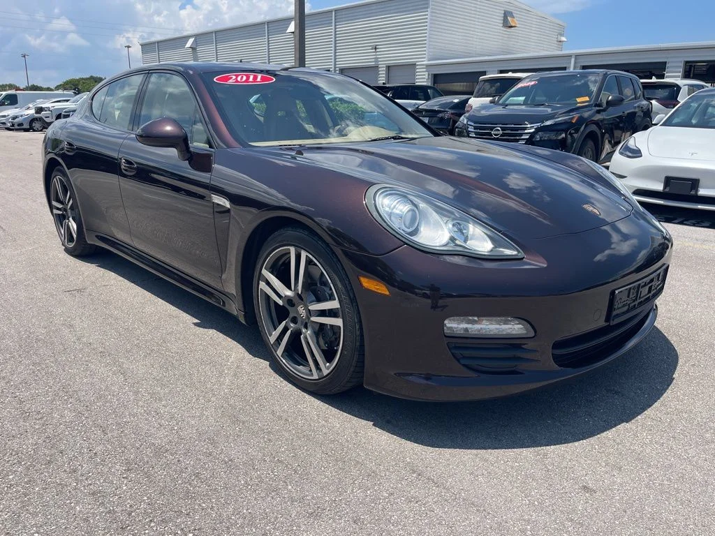2011 Porsche Panamera 4's photo